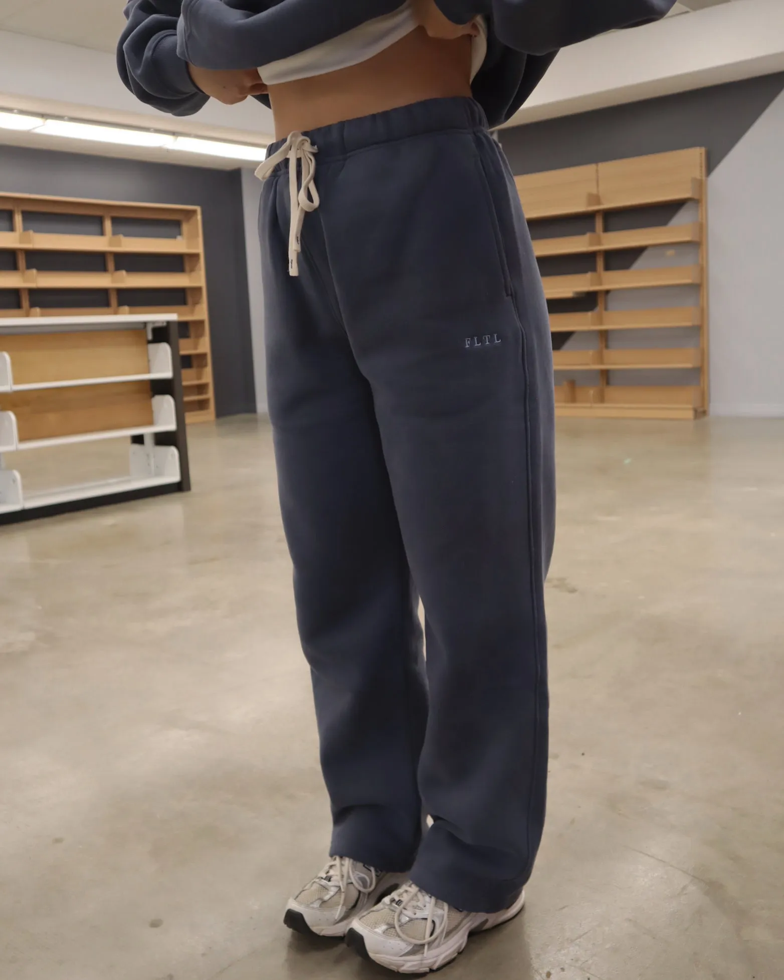 LUXEFLEECE™ SWEATPANT (OXFORD BLUE)