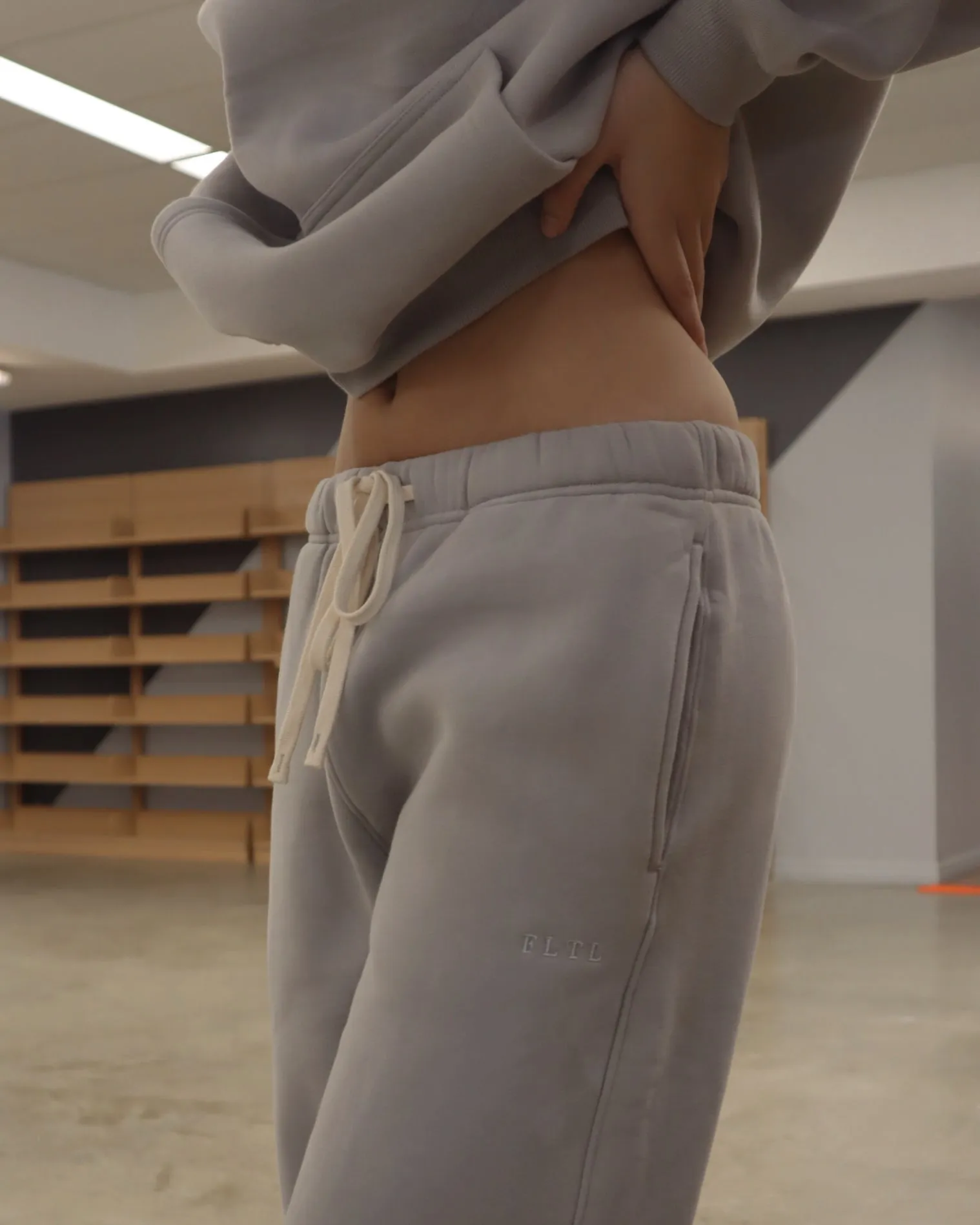 LUXEFLEECE™ SWEATPANT (VINTAGE GREY)