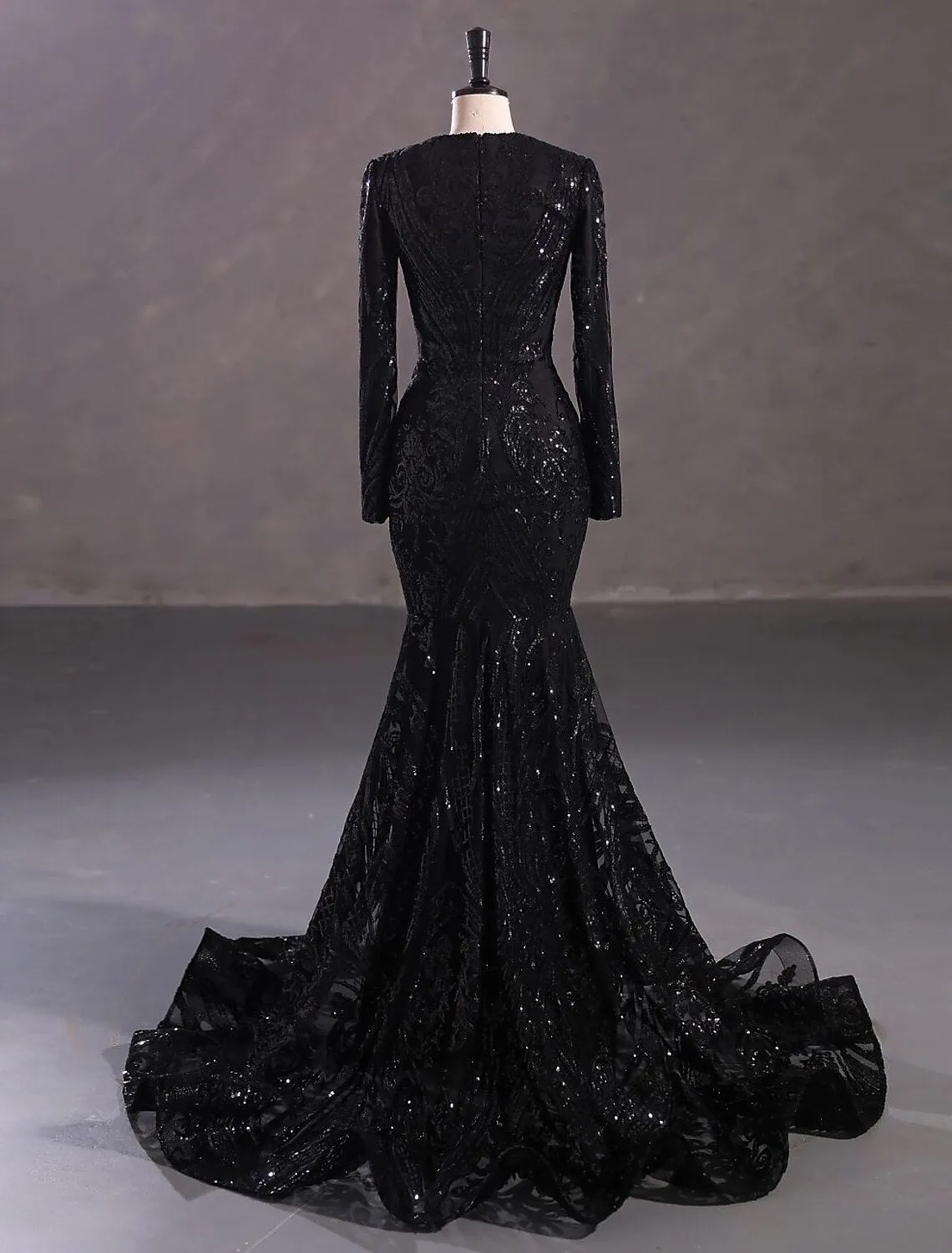 Mermaid / Trumpet Evening Gown Sparkle & Shine Dress Formal Court Train Long Sleeve V Neck African American Lace with Sequin