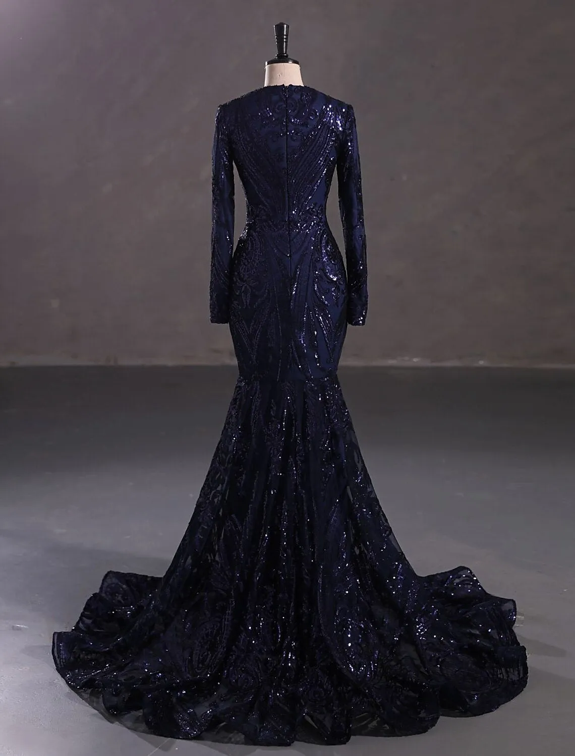 Mermaid / Trumpet Evening Gown Sparkle & Shine Dress Formal Court Train Long Sleeve V Neck African American Lace with Sequin